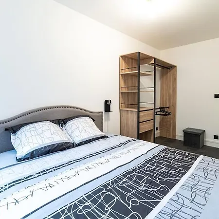 Black And White Cosy *