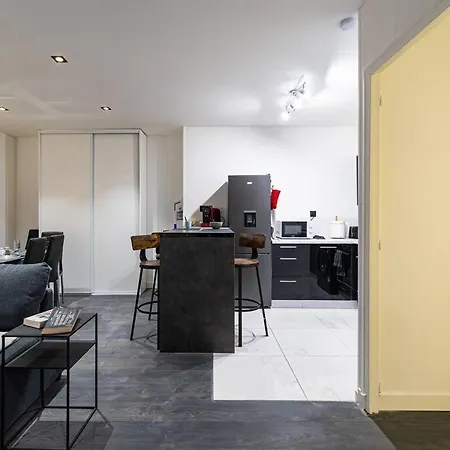 Black And White Cosy *